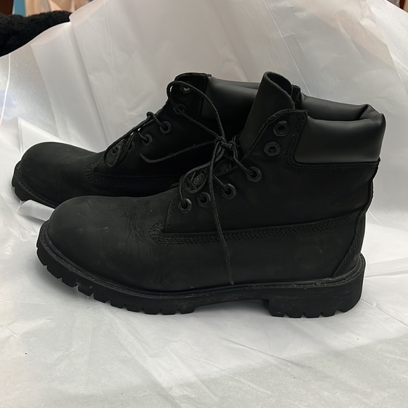 Men’s 5.5 black Timberland boots